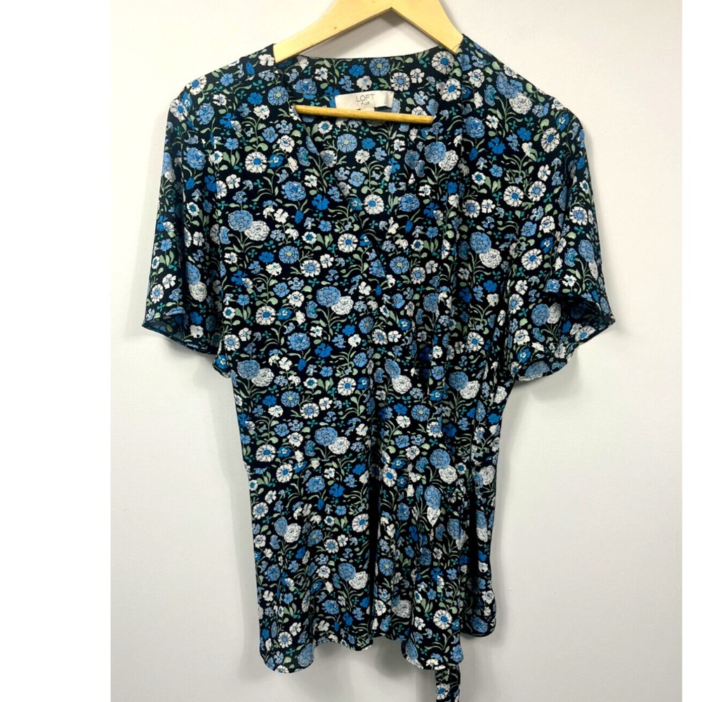 Beautiful floral wrap Loft blouse